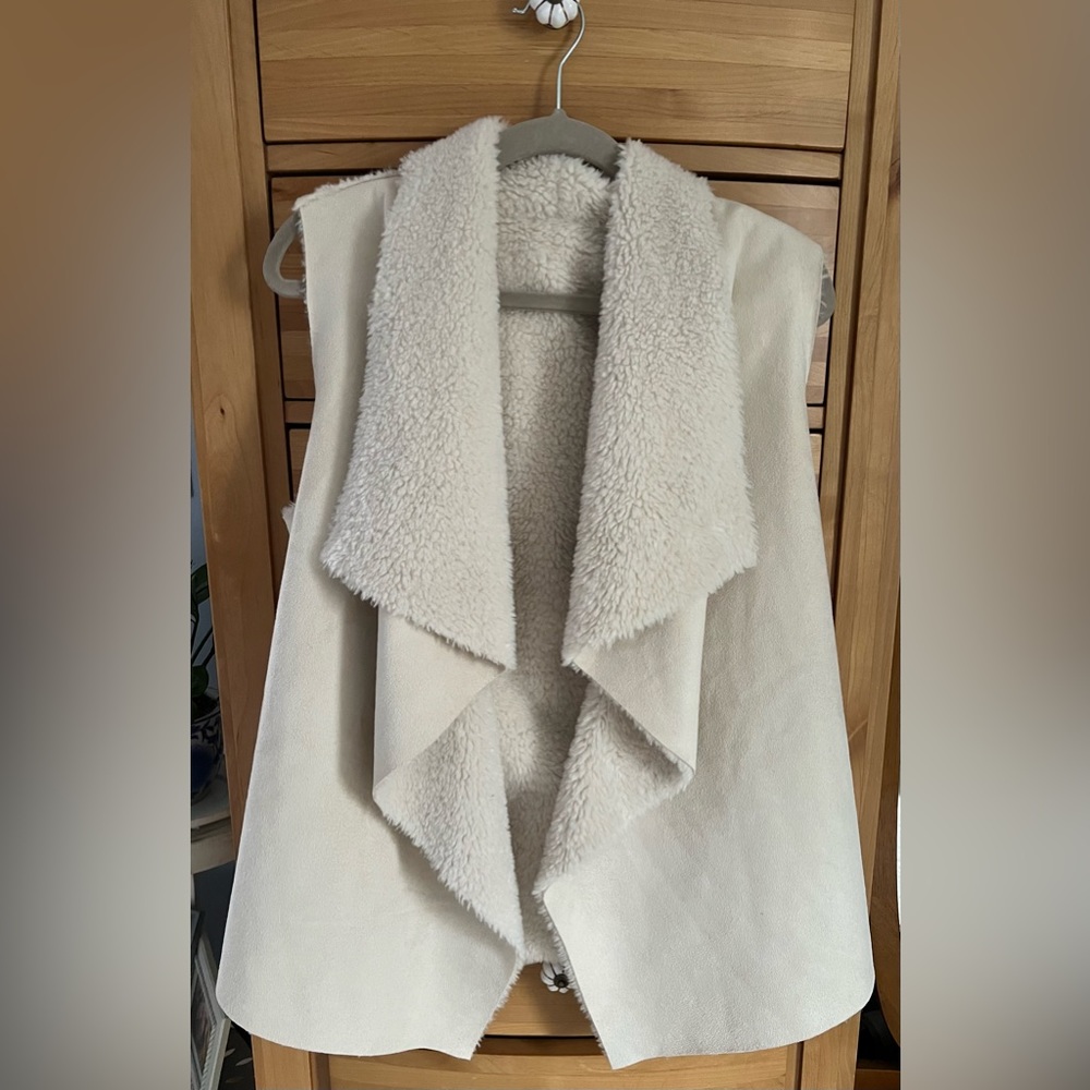 John + Jenn Faux Fur Reversible cream Vest